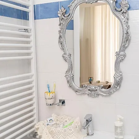 ゲストハウス Napulitandream Duomo ナポリ