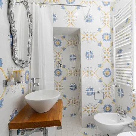 ゲストハウス Napulitandream Duomo