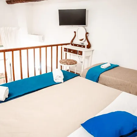 Napulitandream Duomo ゲストハウス 3*