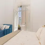 بيت ضيافة Napulitandream Duomo 3*