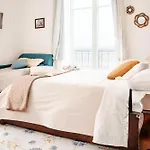 بيت ضيافة Napulitandream Duomo 3*