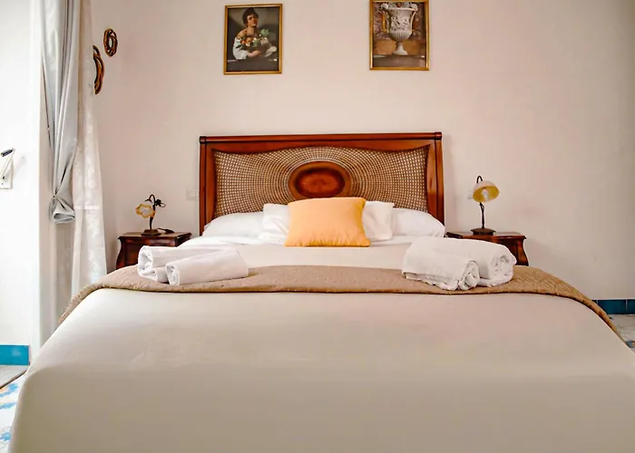Affittacamere Napulitandream Duomo 3*